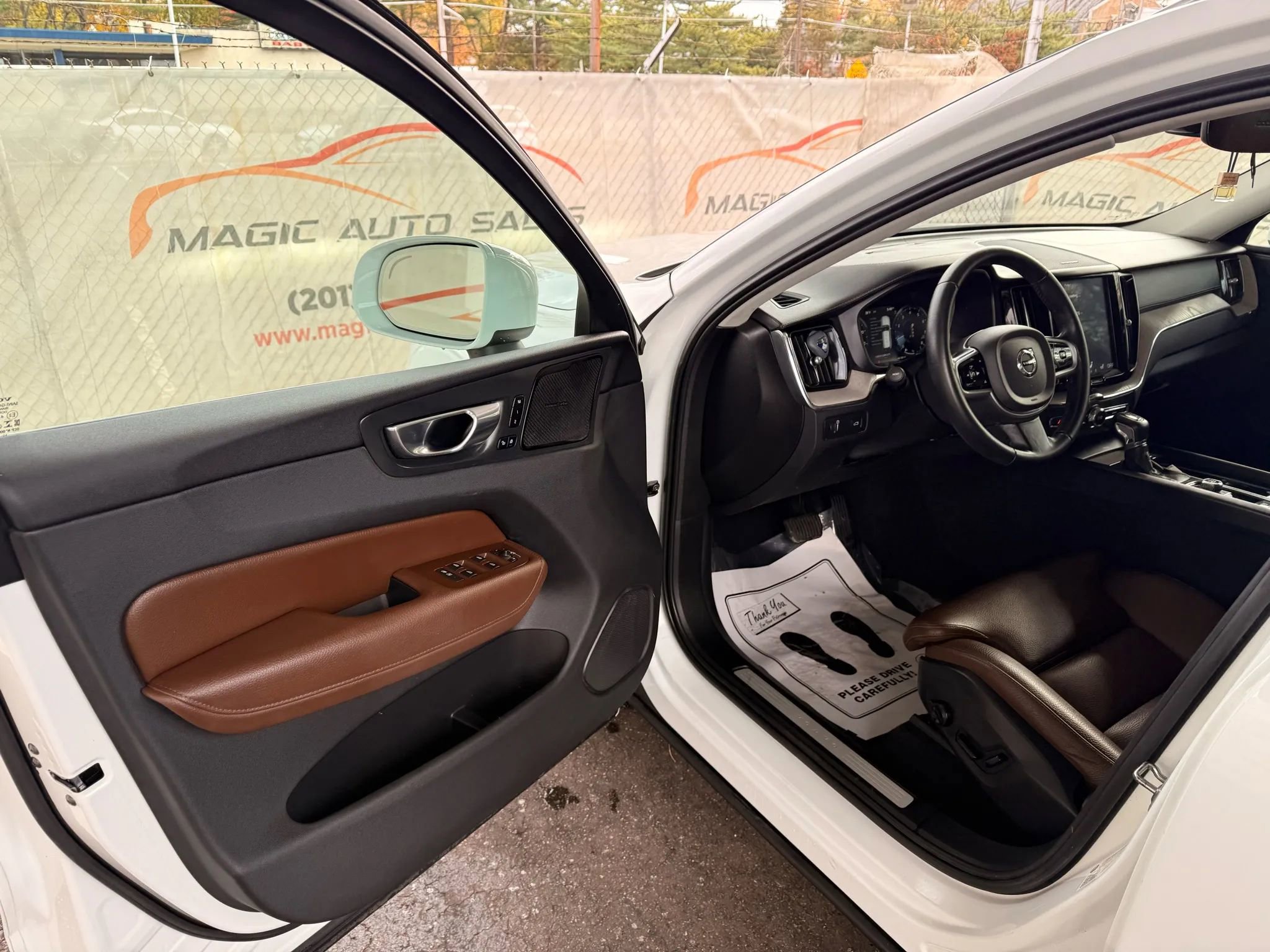 Used 2020 Volvo XC60 T5 Inscription image 14