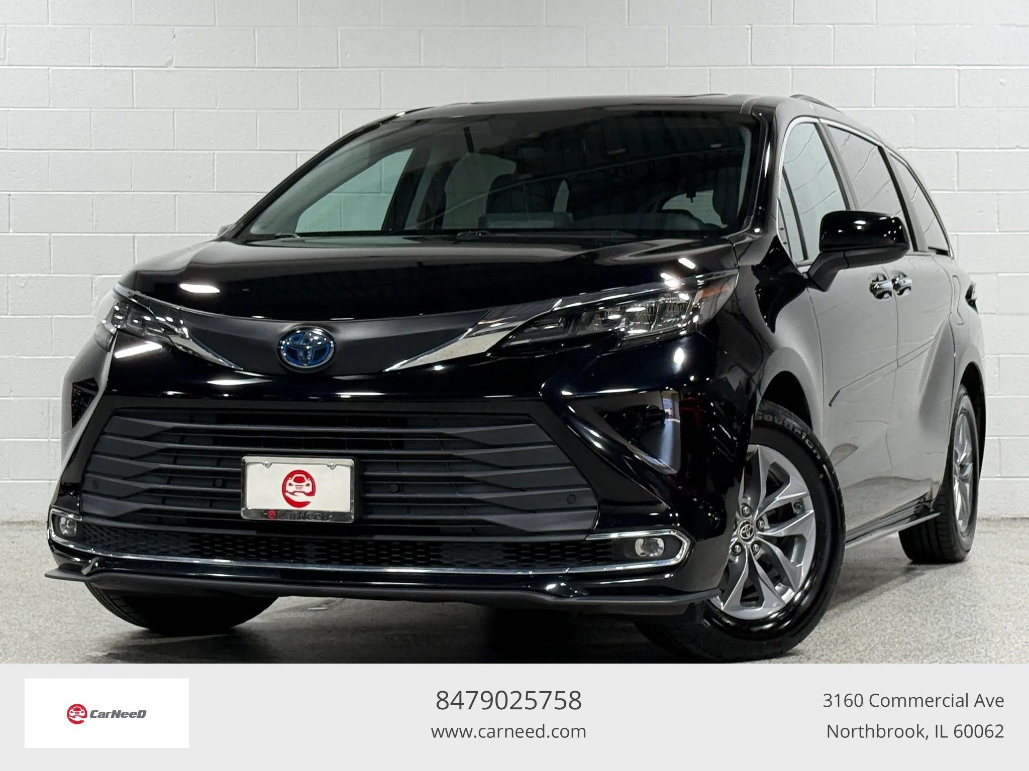 Used 2021 Toyota Sienna XLE FWD image 1
