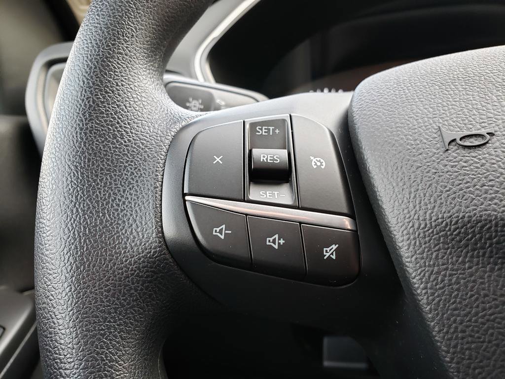 Used 2020 Ford Escape SE image 19