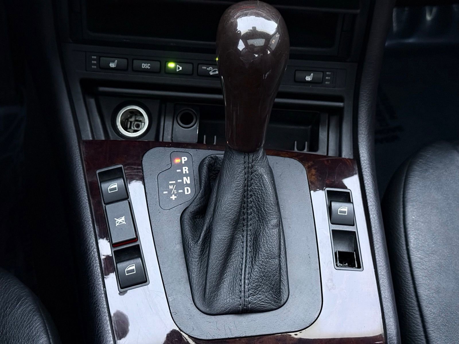 Used 2005 BMW 330xi Sedan image 35