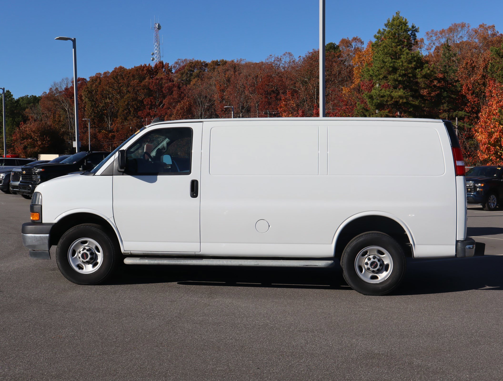 Used 2024 GMC Savana 2500 w/ Driver Convenience Package image 6