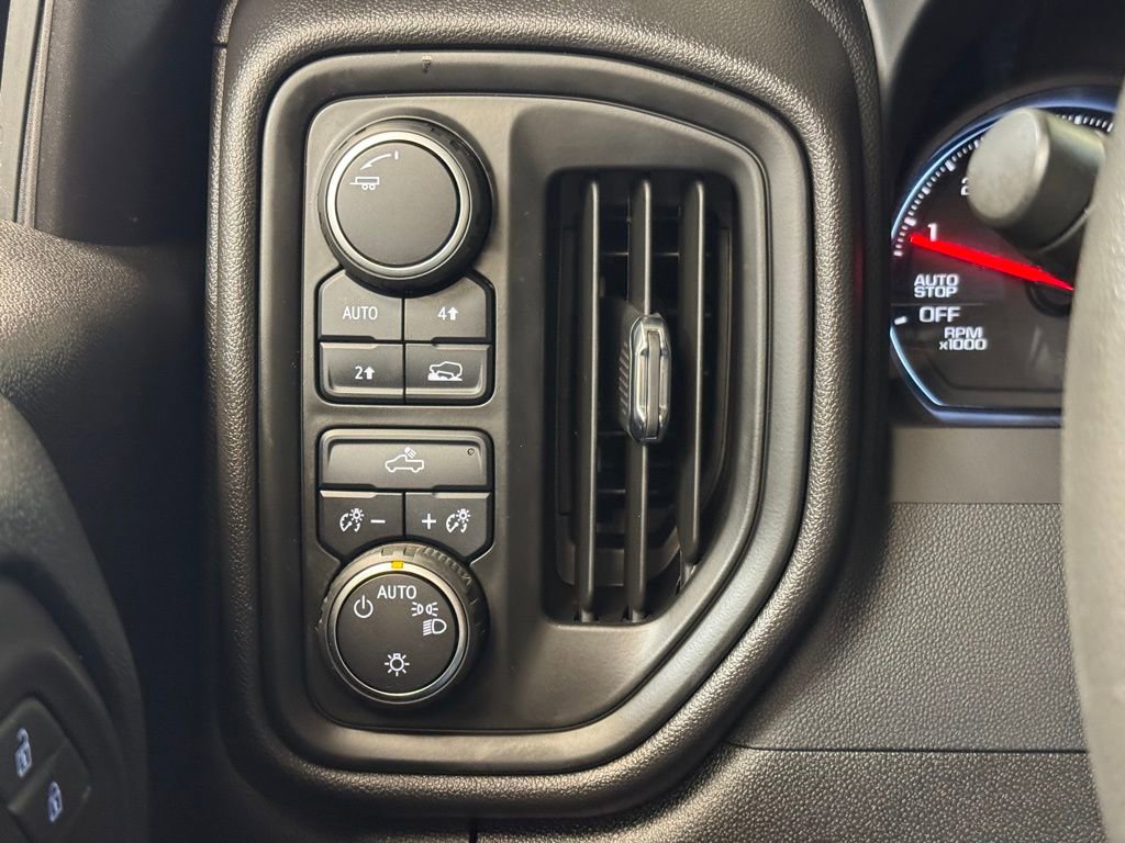 Used 2022 Chevrolet Silverado 1500 Custom image 28