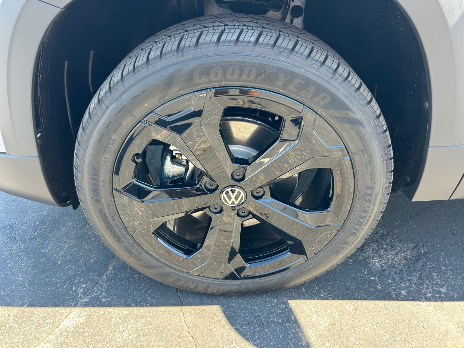 New 2026 Volkswagen Taos SE AWD/4WD image 25