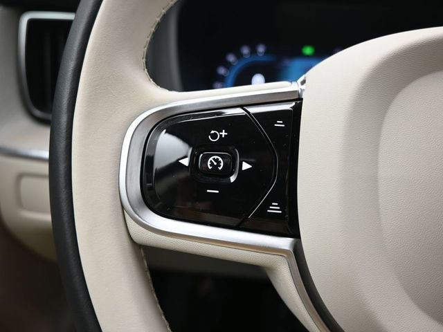 Used 2023 Volvo XC60 B5 Plus w/ Protection Package Premier image 25
