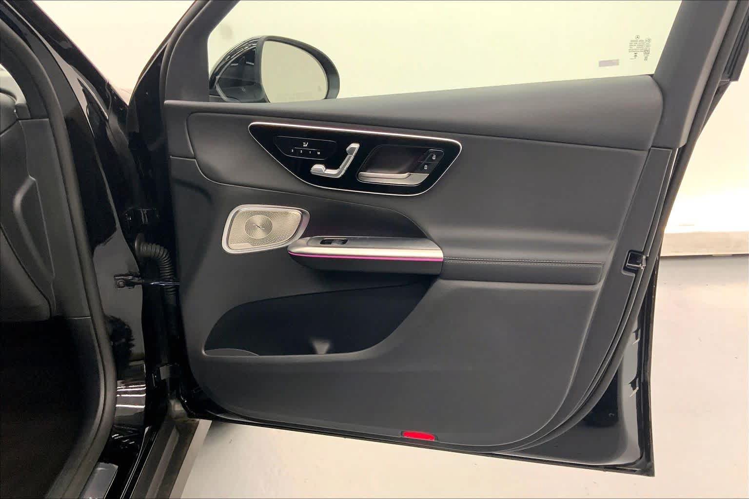 Used 2026 Mercedes-Benz GLC 300 image 9