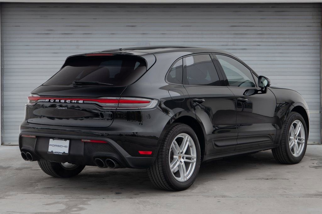 Certified 2025 Porsche Macan image 7