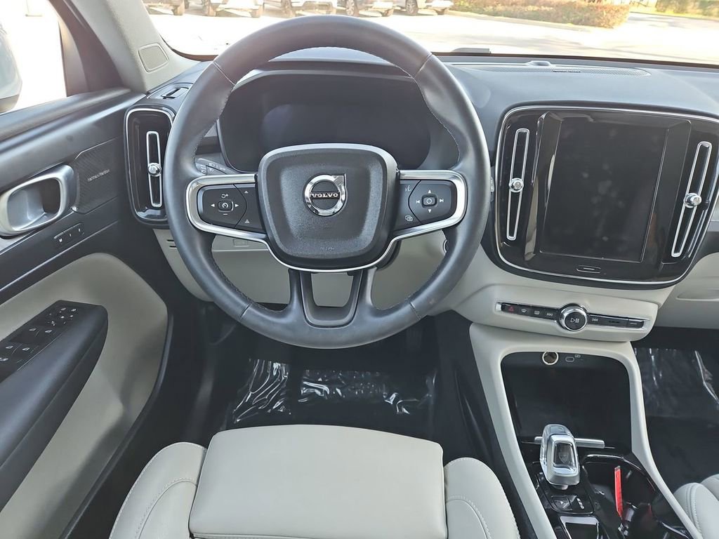 Used 2025 Volvo XC40 B5 Ultra w/ Protection Package Premier AWD/4WD image 19