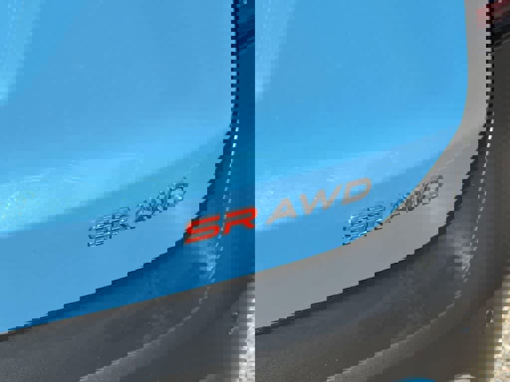 Used 2025 Nissan Kicks SR image 30