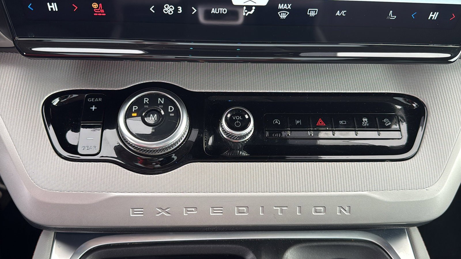 Used 2025 Ford Expedition Active AWD/4WD image 19
