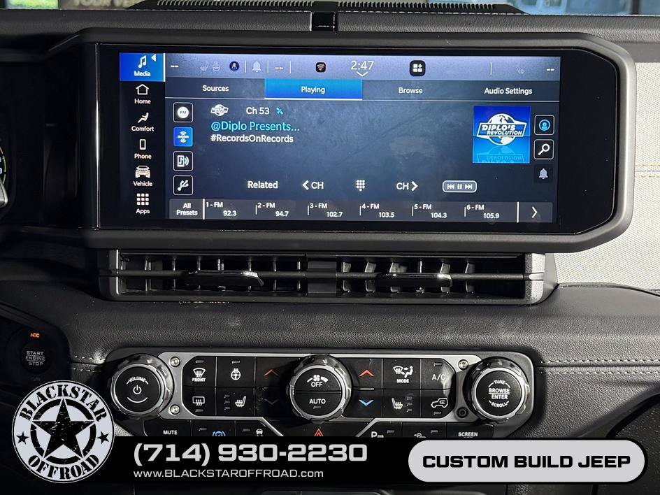 Used 2025 Jeep Wrangler Unlimited Sahara w/ Safety Group AWD/4WD image 27