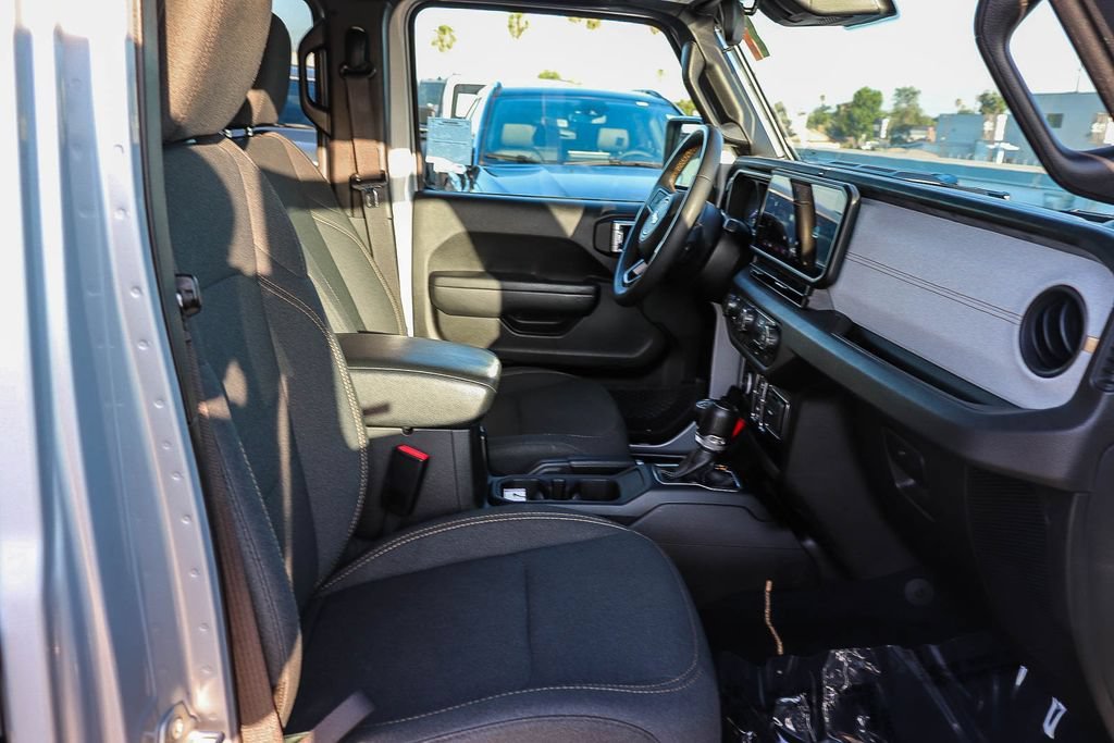 Used 2024 Jeep Wrangler Unlimited AWD/4WD image 20