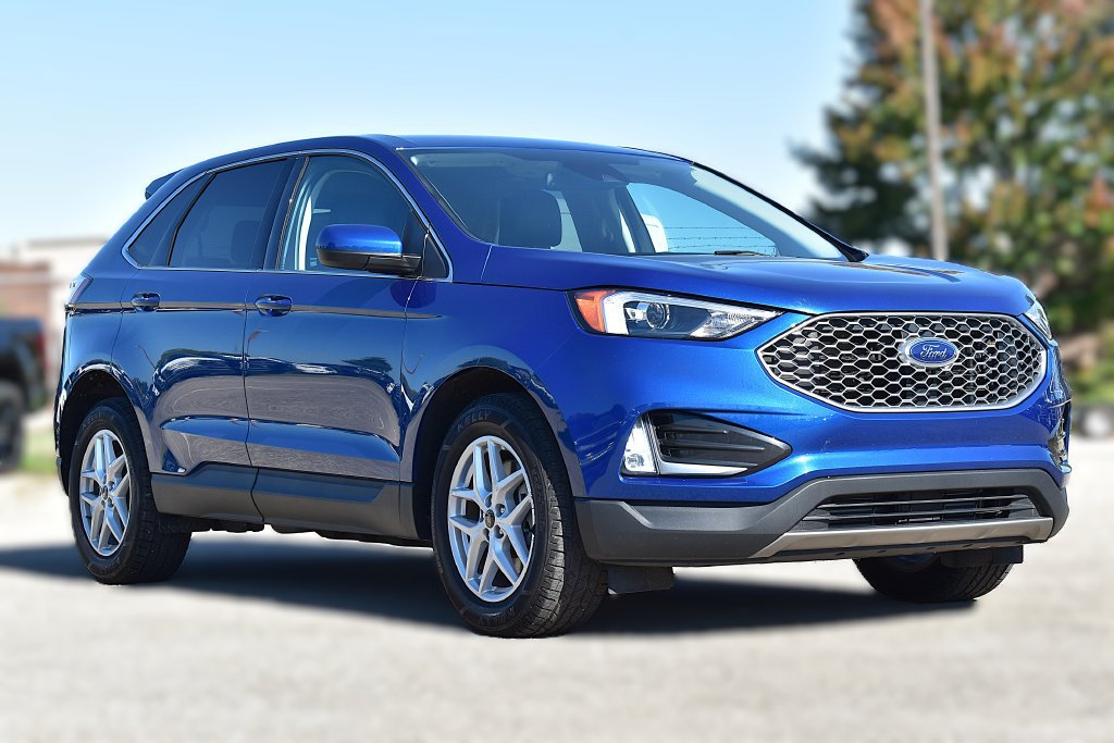 Certified 2024 Ford Edge SEL w/ Convenience Package AWD/4WD image 3