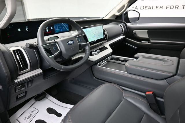 Used 2025 Ford Expedition Active AWD/4WD image 20