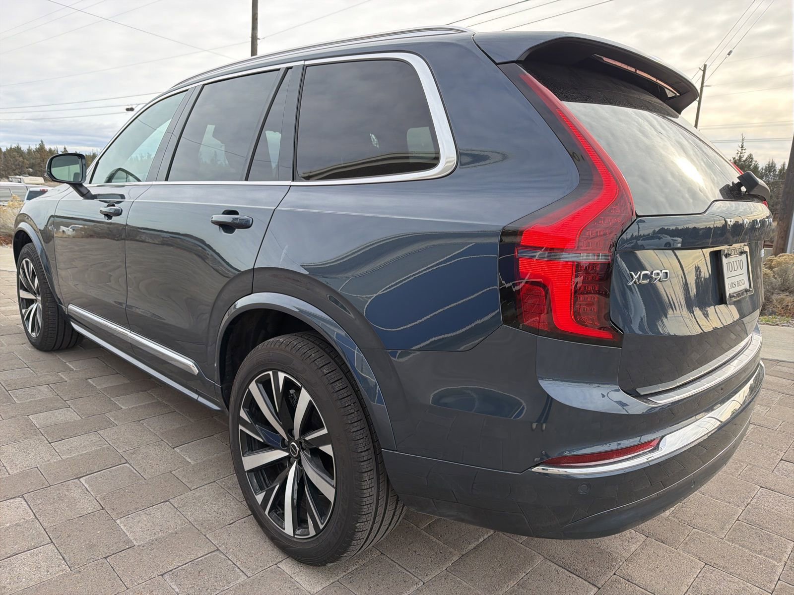 New 2026 Volvo XC90 B6 Core w/ Protection Package Premier image 5