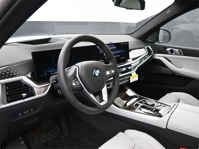 Used 2026 BMW X5 xDrive40i w/ Climate Comfort Package image 19