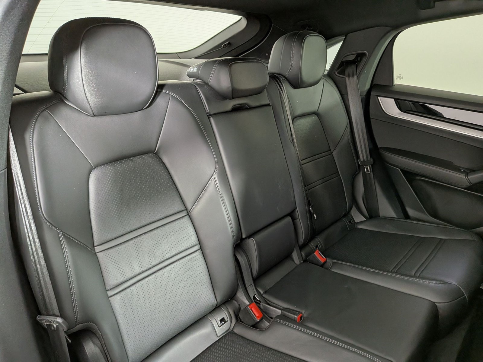 Certified 2024 Porsche Cayenne Coupe AWD/4WD image 22