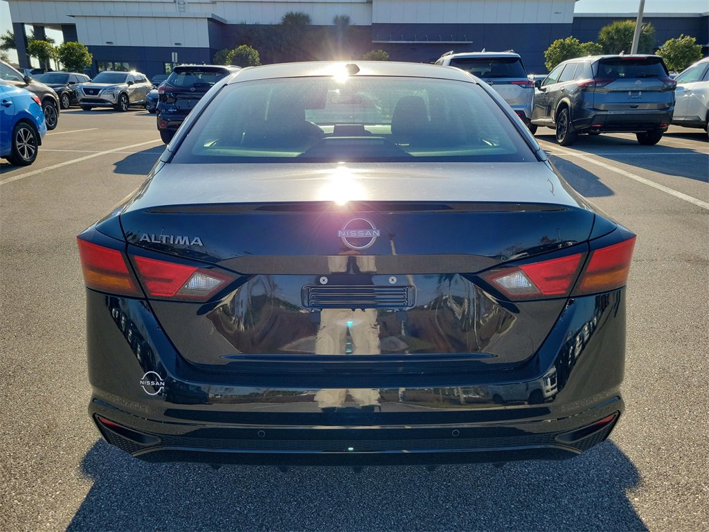 Used 2025 Nissan Altima 2.5 S image 5