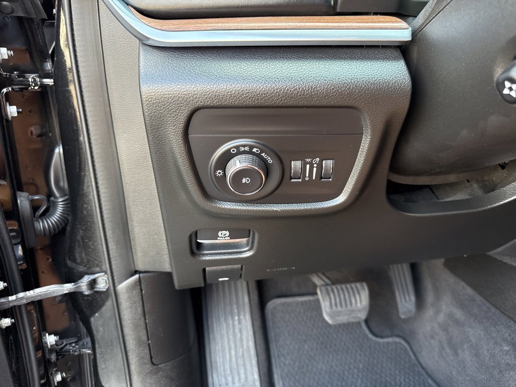 Used 2021 Jeep Grand Cherokee L Summit w/ Luxury Tech Group V image 26
