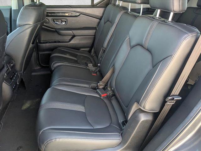 Used 2025 Honda Pilot Touring image 18