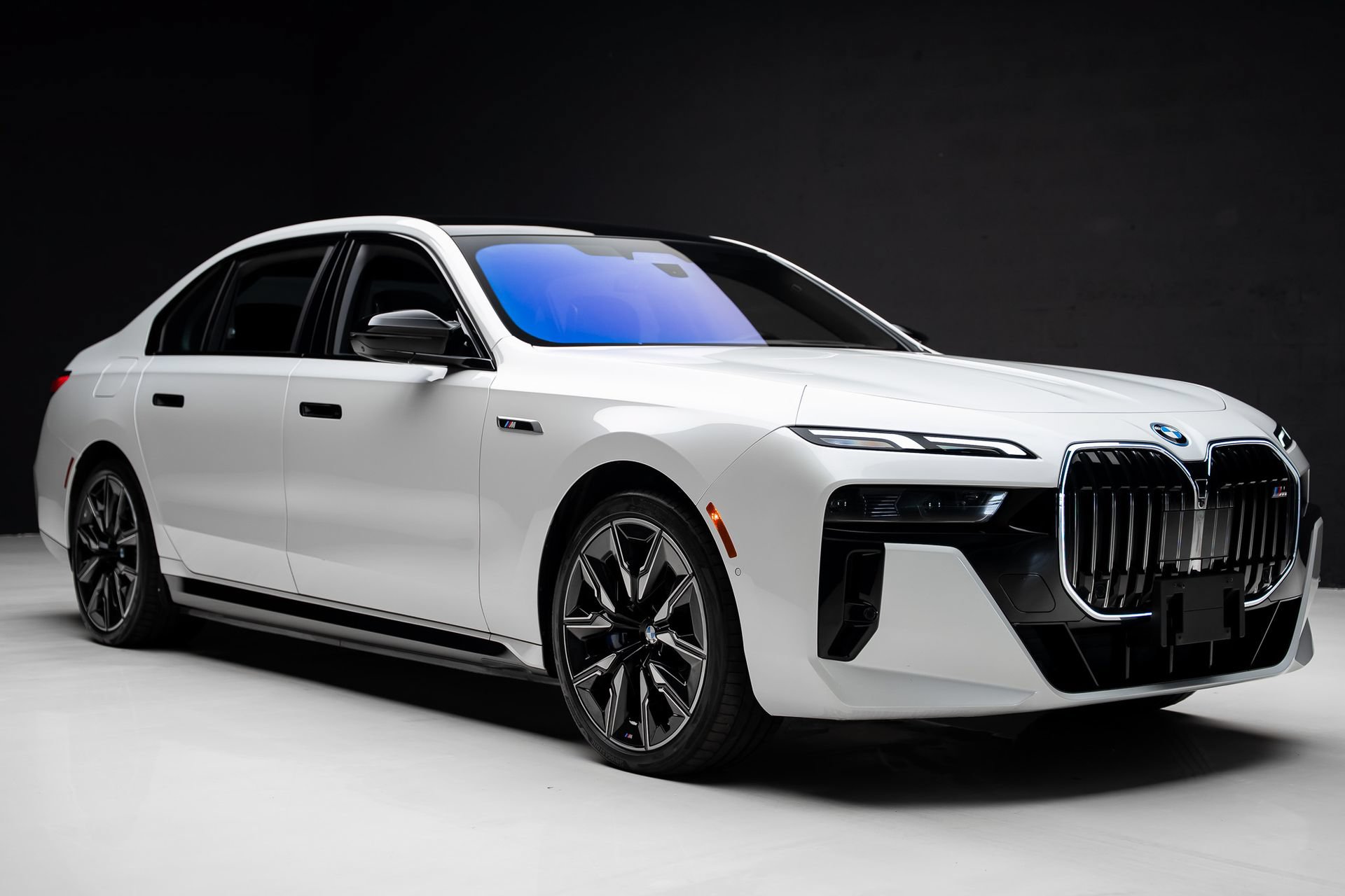 Used 2024 BMW i7 M70 AWD/4WD image 90