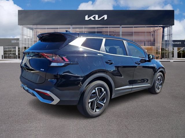Used 2025 Kia Sportage LX image 6