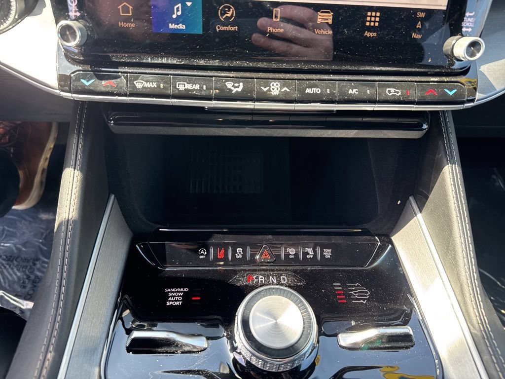New 2026 Jeep Grand Wagoneer L Limited AWD/4WD image 16