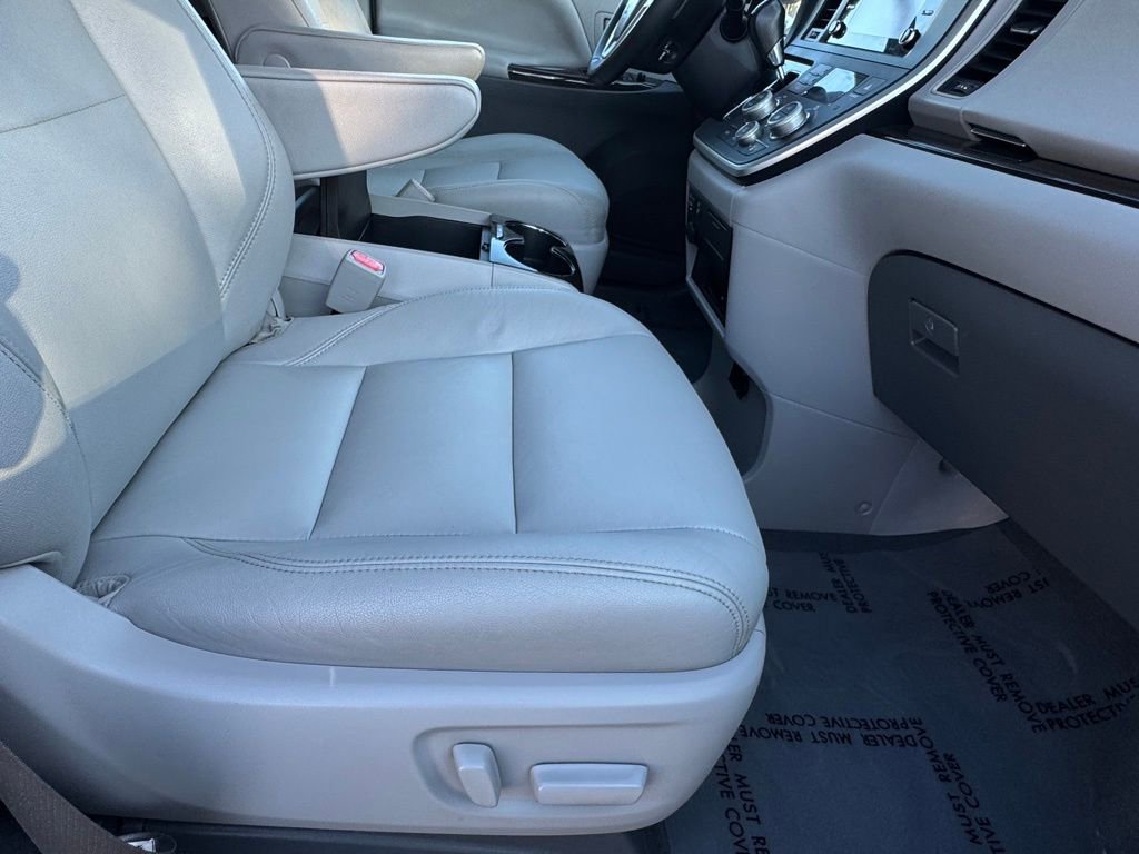 Used 2020 Toyota Sienna XLE Premium image 29