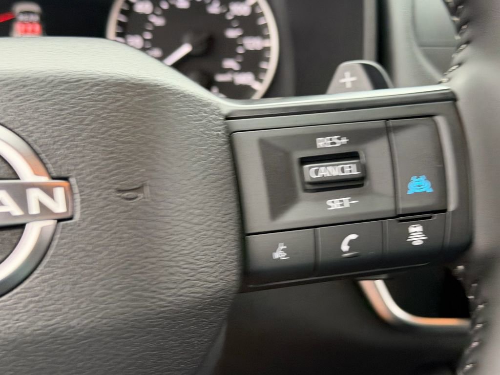 Certified 2025 Nissan Rogue SV FWD image 21