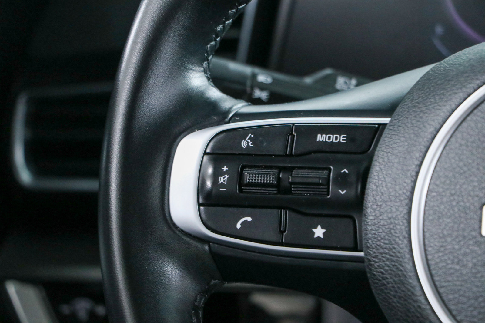 Used 2023 Kia Sportage EX FWD image 13
