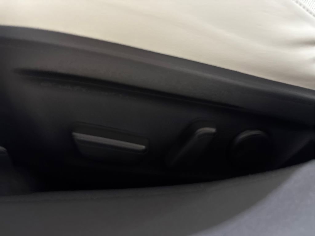 Used 2022 MAZDA MAZDA3 s image 37