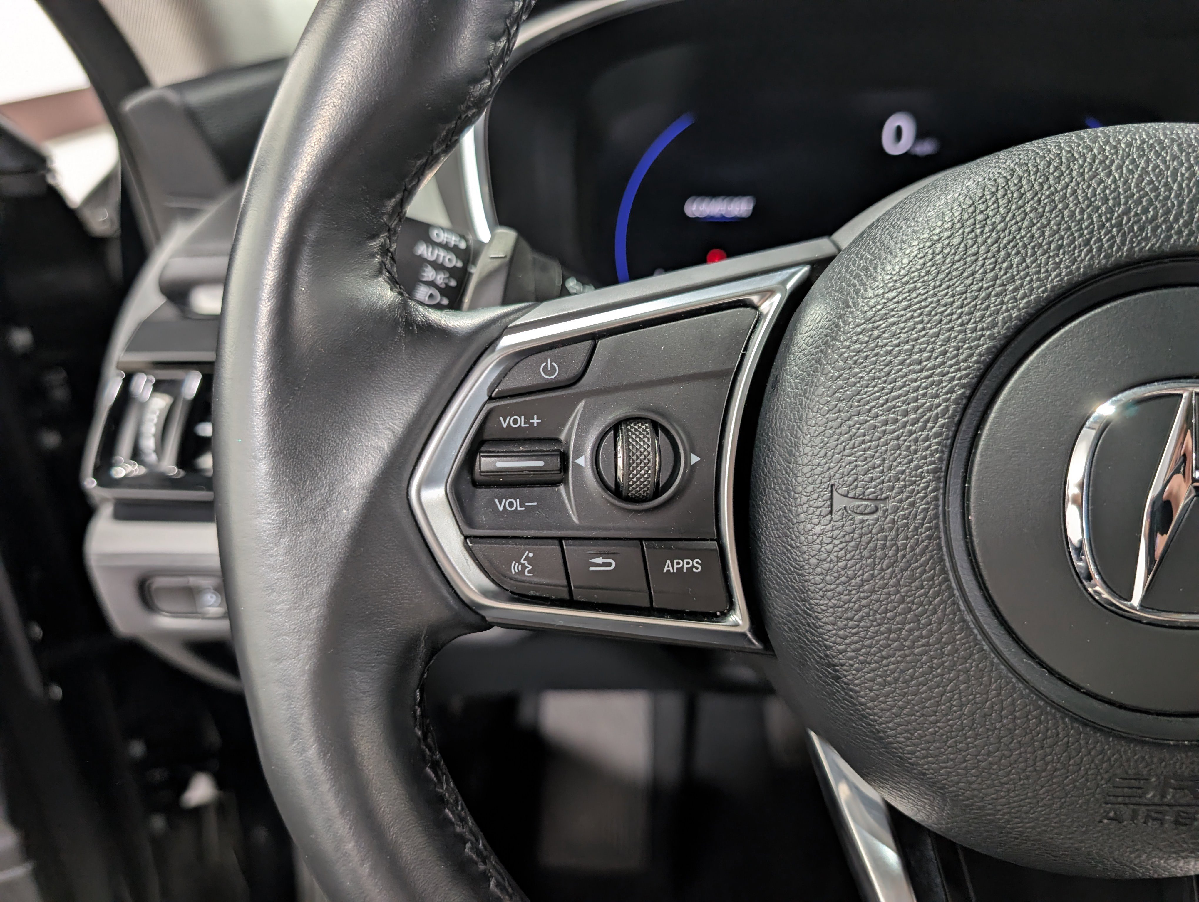Used 2023 Acura MDX SH-AWD w/ Technology Package image 16