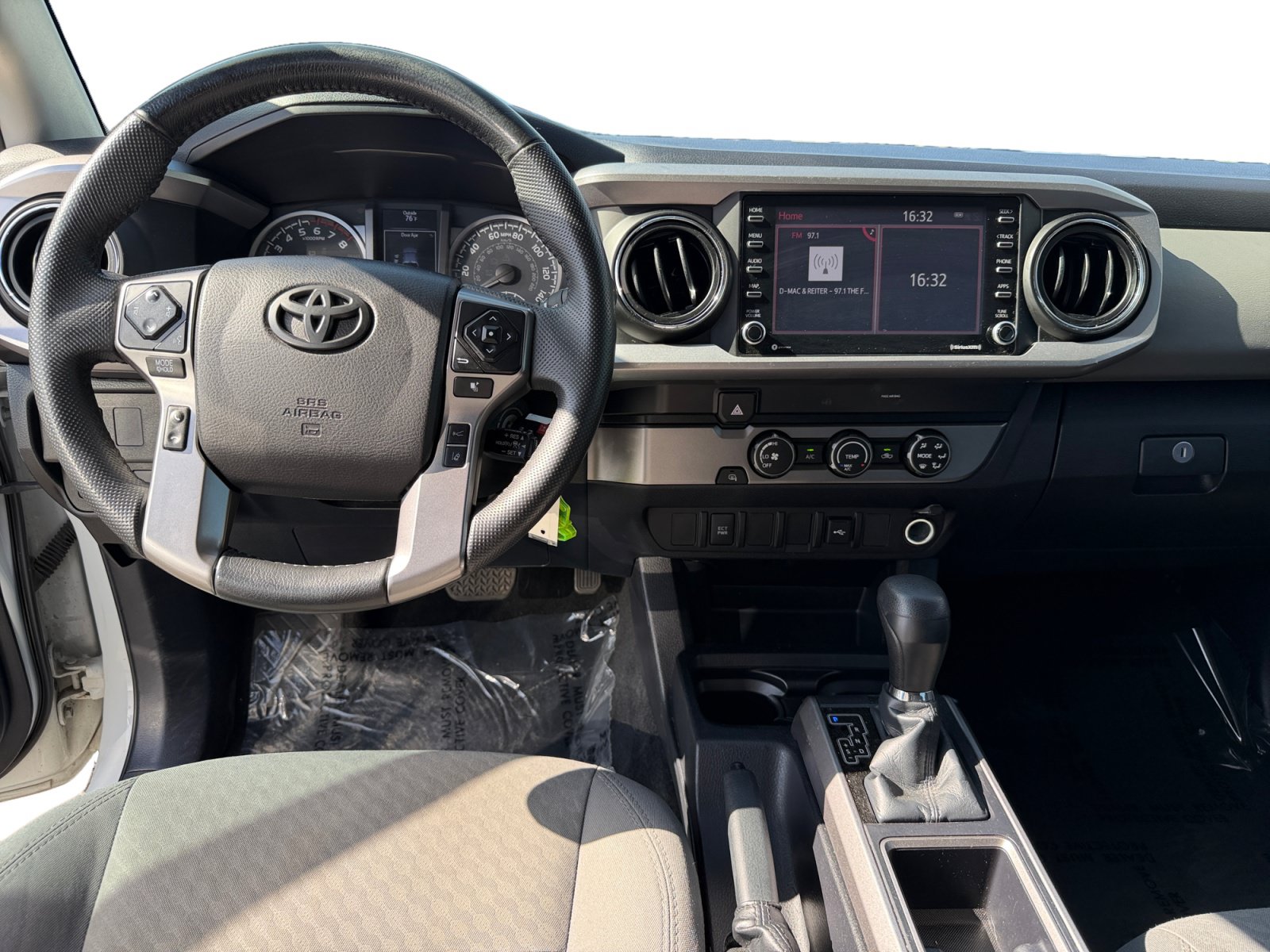 Used 2021 Toyota Tacoma SR5 w/ SR5 Appearance Package (SM) RWD image 10