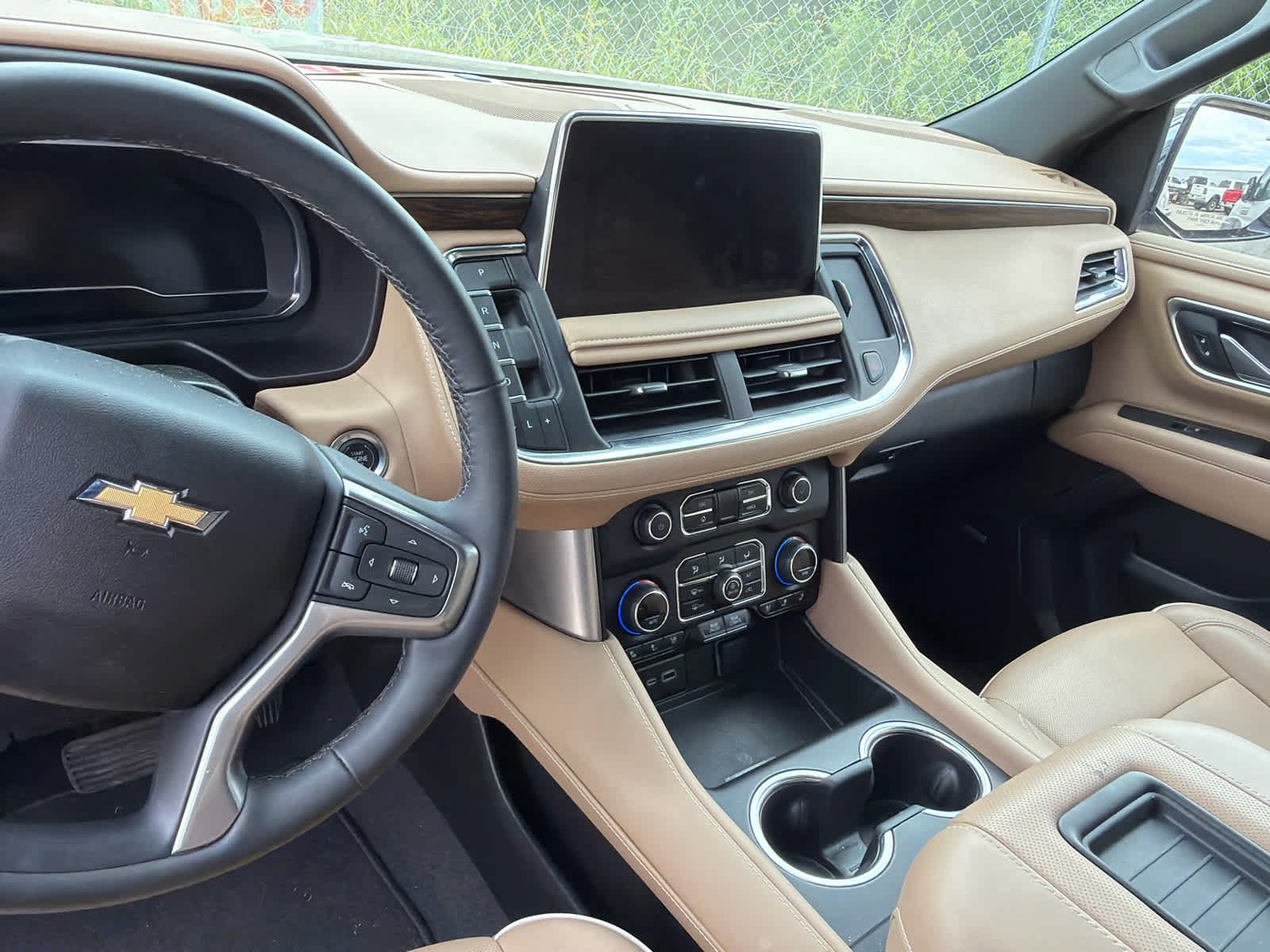 Used 2024 Chevrolet Suburban Premier AWD/4WD image 7