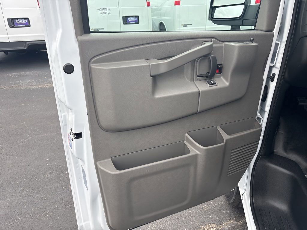 New 2025 Chevrolet Express 2500 w/ Driver Convenience Package image 10