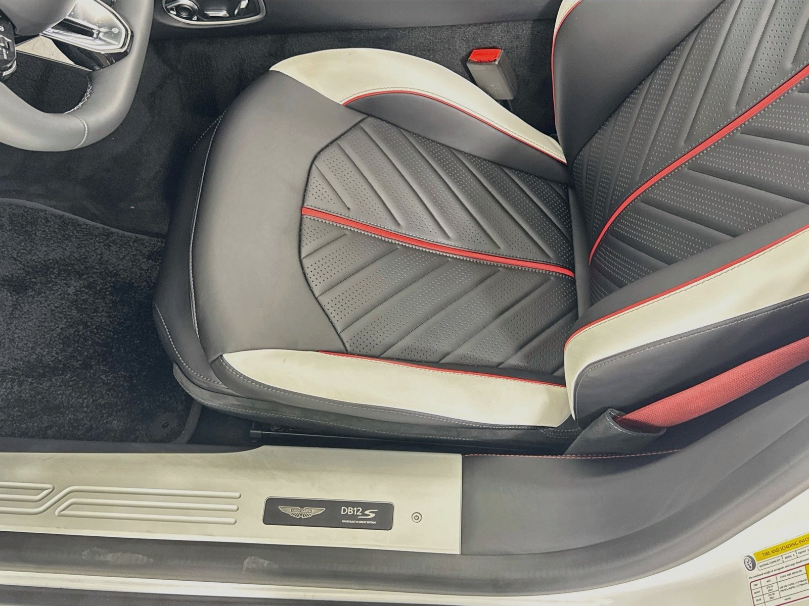 Used 2026 Aston Martin DB12 Convertible RWD image 18