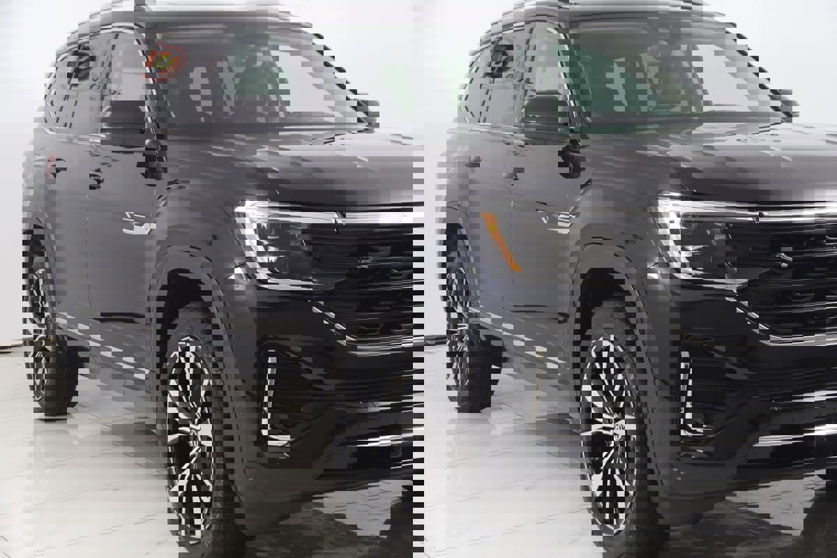 Used 2024 Volkswagen Atlas SEL Premium R-Line image 43