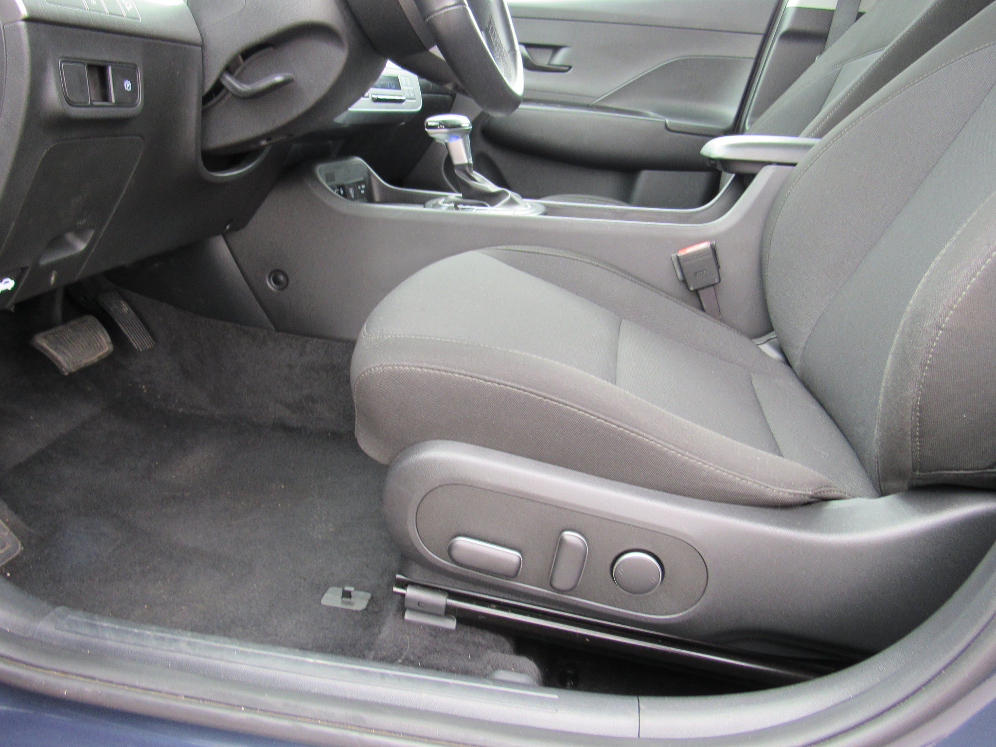 Used 2025 Hyundai Kona SEL AWD/4WD image 15