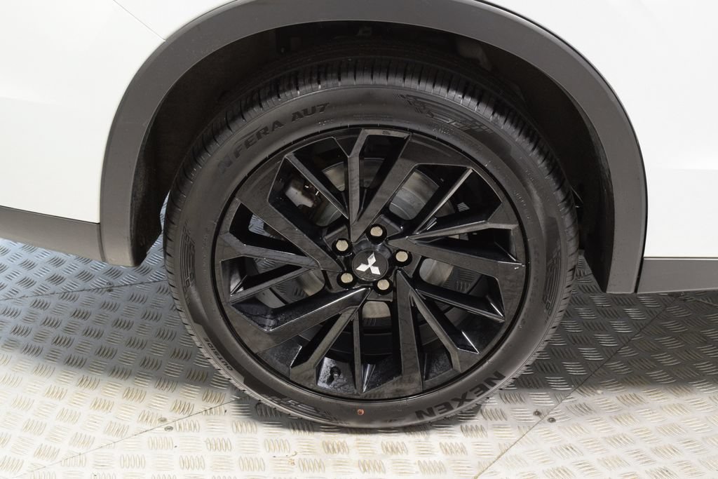 Used 2023 Mitsubishi Outlander SE AWD/4WD image 36