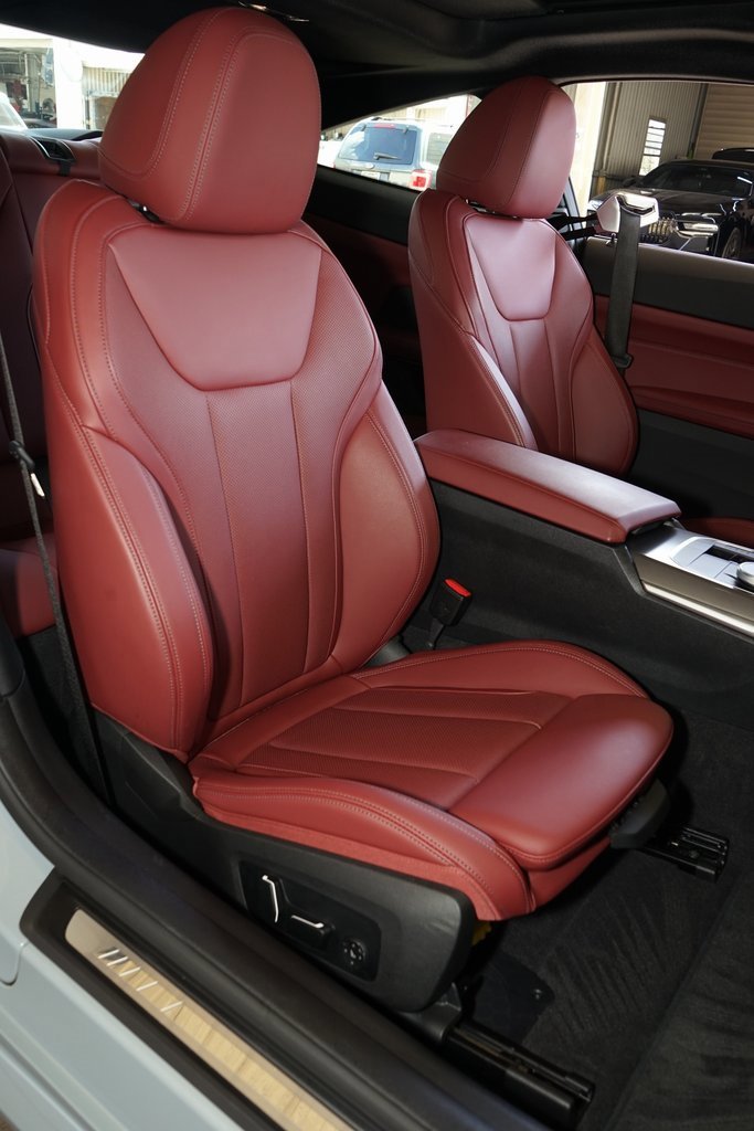 Used 2025 BMW M440i Coupe image 11