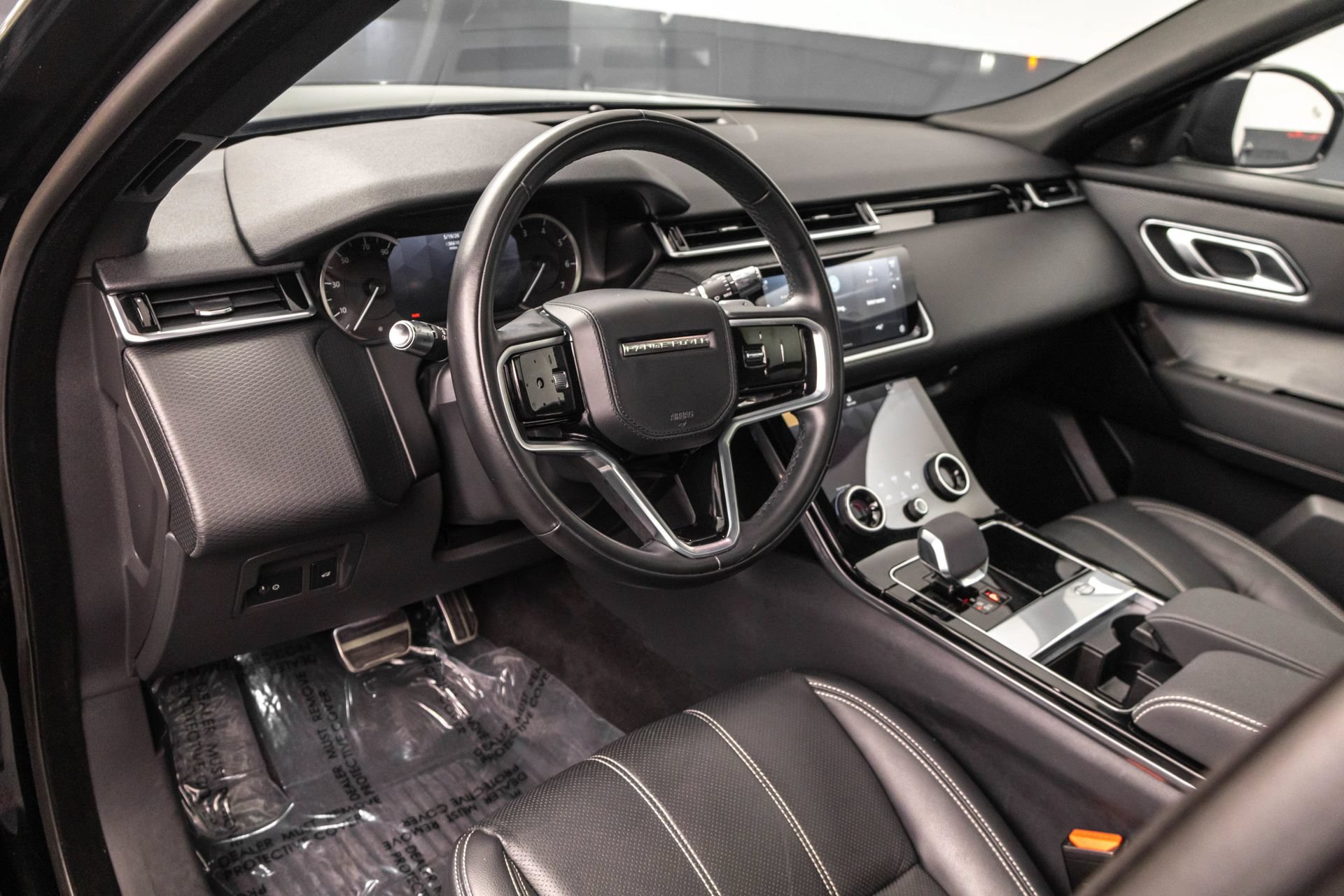 Used 2022 Land Rover Range Rover Velar R-Dynamic S AWD/4WD image 4