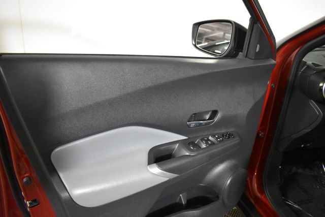 Used 2024 Nissan Kicks SR w/ SR Premium Package FWD image 7