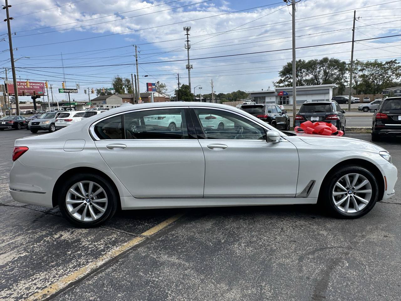 Used 2017 BMW 740i xDrive AWD/4WD image 4