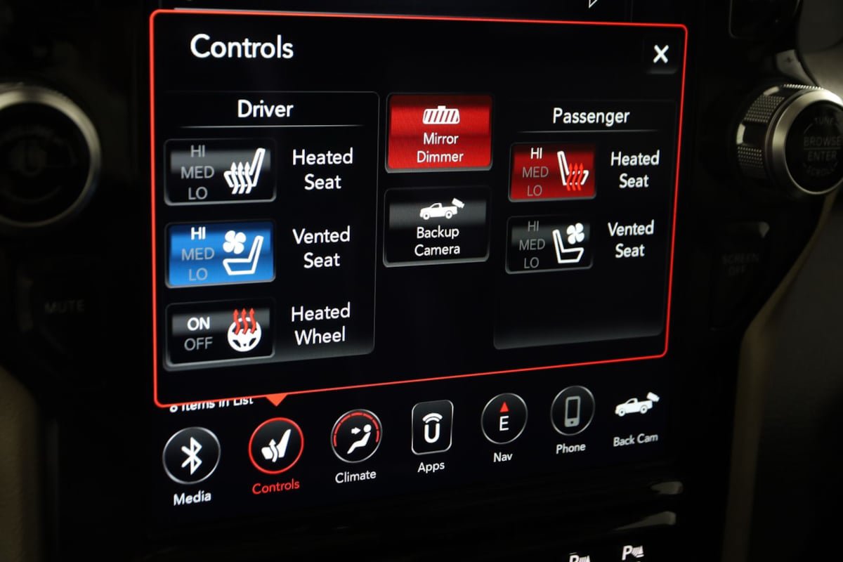 Used 2020 RAM 1500 Laramie AWD/4WD image 9