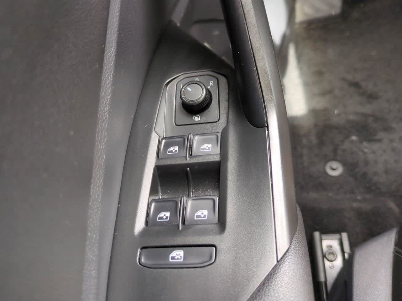 Used 2019 Volkswagen Jetta SE FWD image 23
