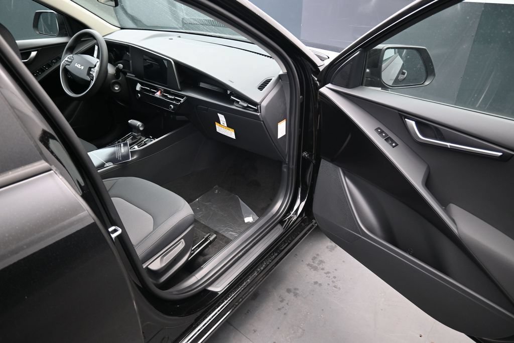 New 2026 Kia Niro LX FWD image 10