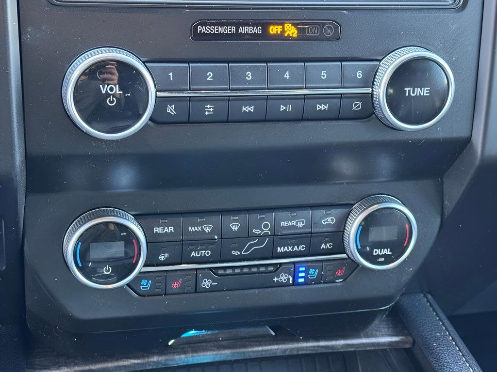 Used 2021 Ford Expedition Max Limited image 19