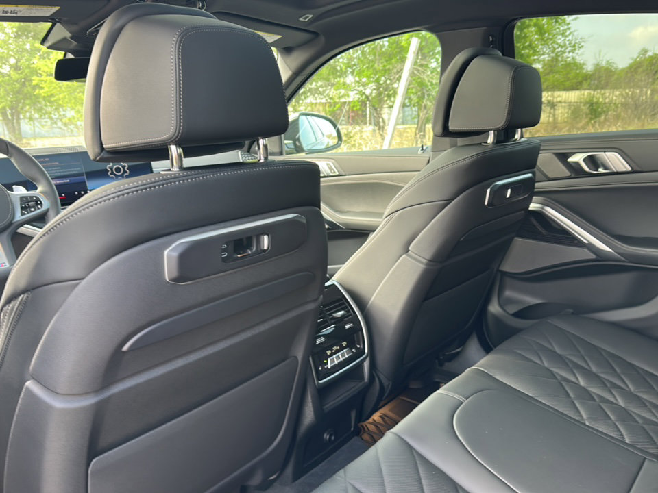 New 2026 BMW X6 xDrive40i w/ Climate Comfort Package image 14