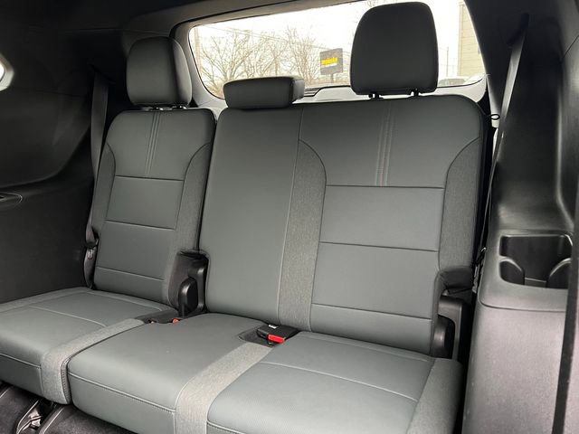 Used 2024 GMC Acadia AT4 w/ Luxury Package image 7