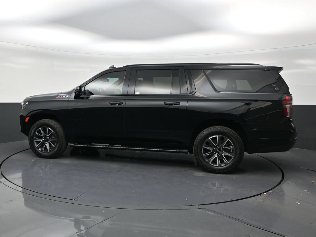 Used 2023 Chevrolet Suburban Z71 w/ Luxury Package AWD/4WD image 2