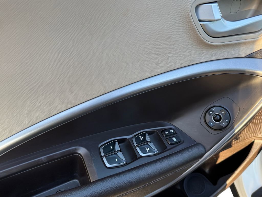 Used 2015 Hyundai Santa Fe Limited image 11